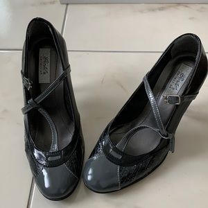 Leather High heel shoes